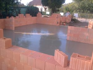 Photo de construction où en vois la maçonnerie